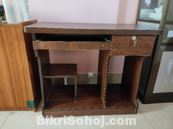 COMPUTER DESK TABLE WITH DRAWER